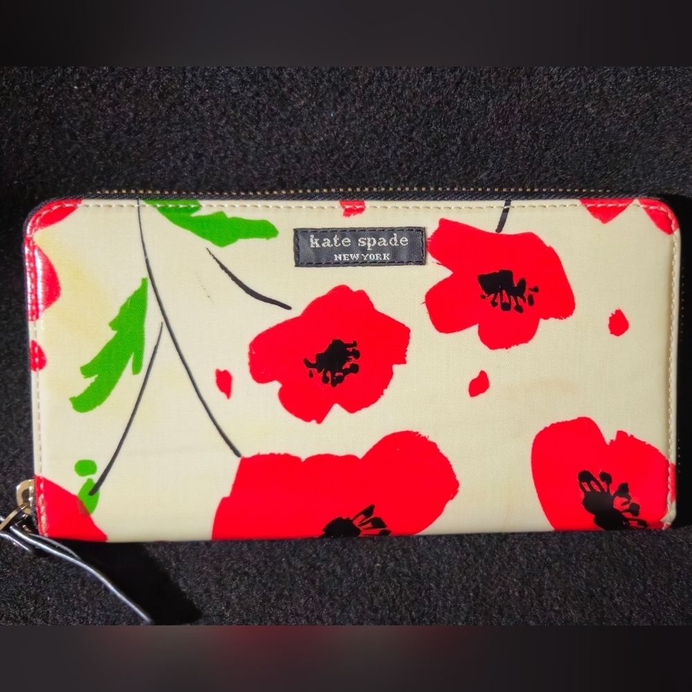 Kate Spade Hyde Lane Stacy Poppy Floral Patent Leather 3-Sided Zipper Wallet